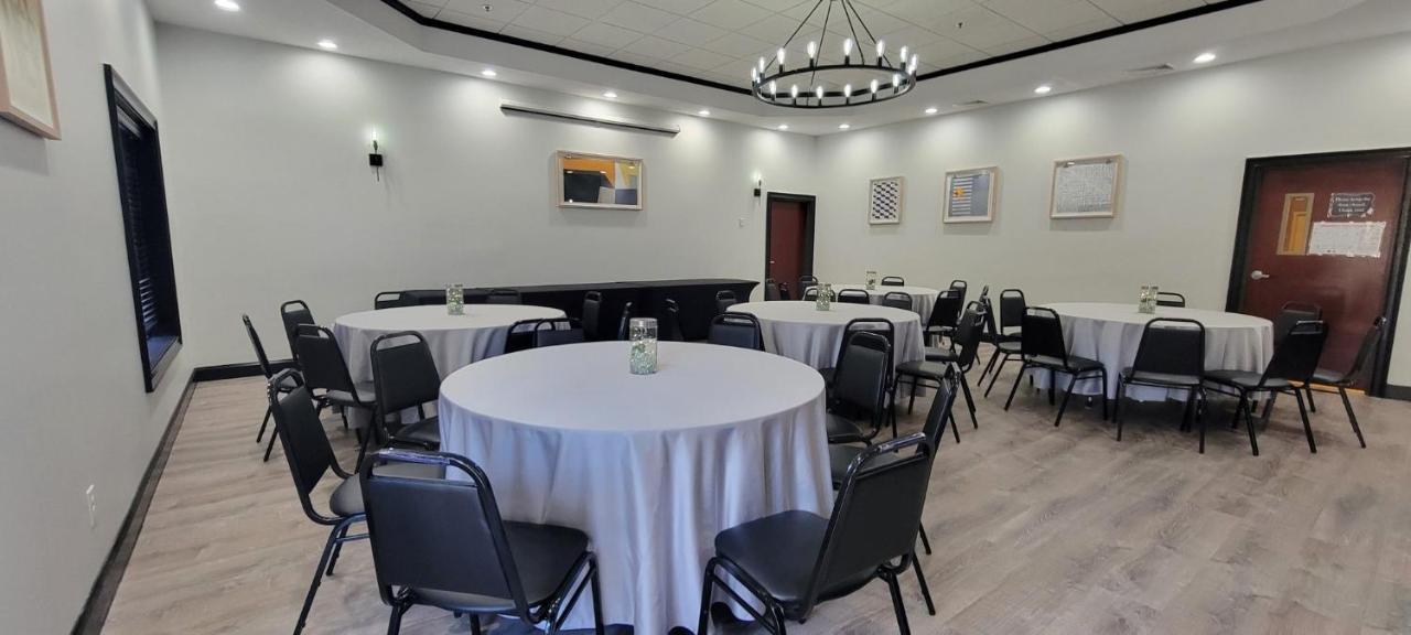 Holiday Inn Express Hotel & Suites Newton Sparta By Ihg Buitenkant foto