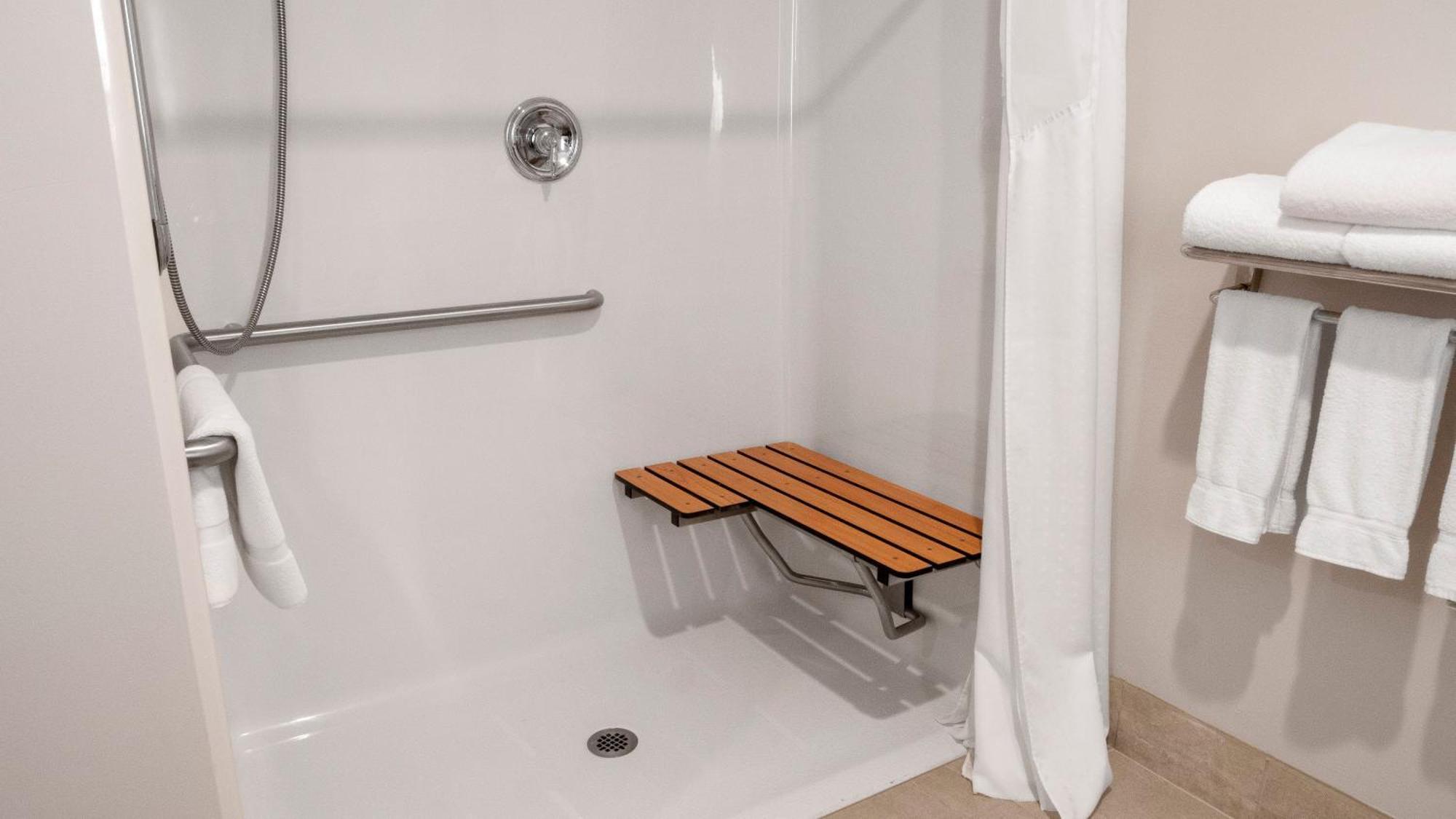 Holiday Inn Express Hotel & Suites Newton Sparta By Ihg Buitenkant foto