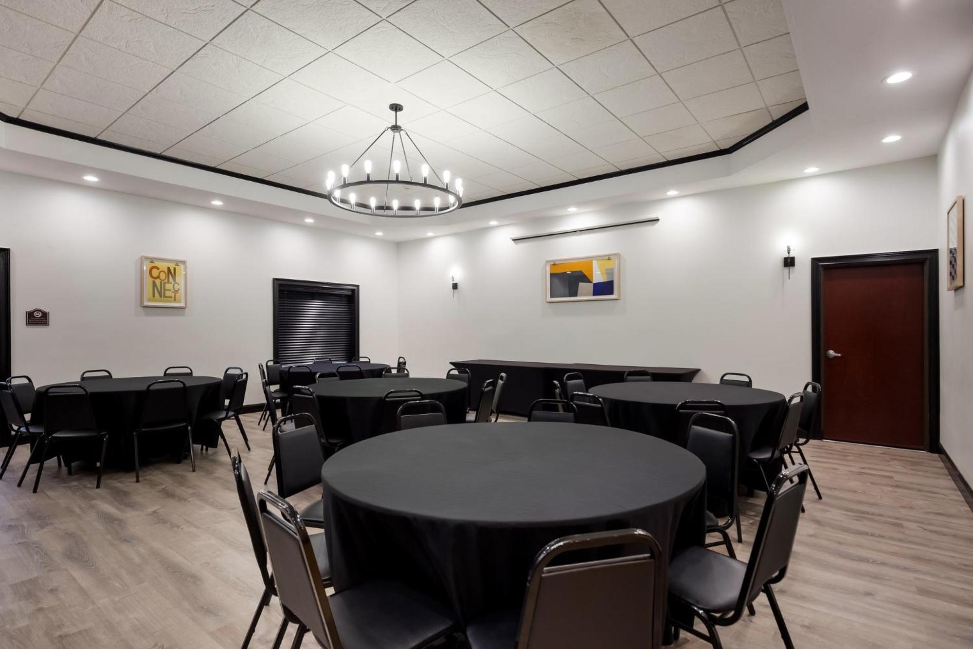 Holiday Inn Express Hotel & Suites Newton Sparta By Ihg Buitenkant foto