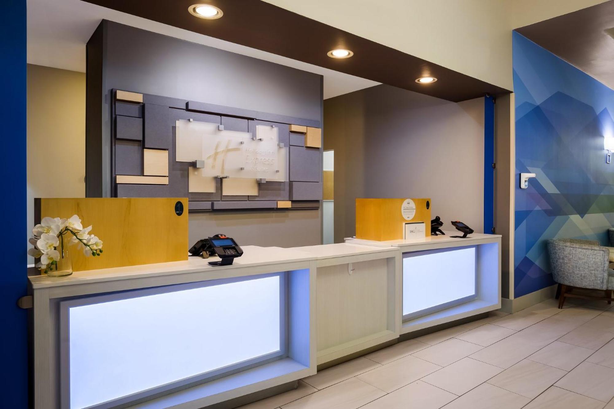 Holiday Inn Express Hotel & Suites Newton Sparta By Ihg Buitenkant foto