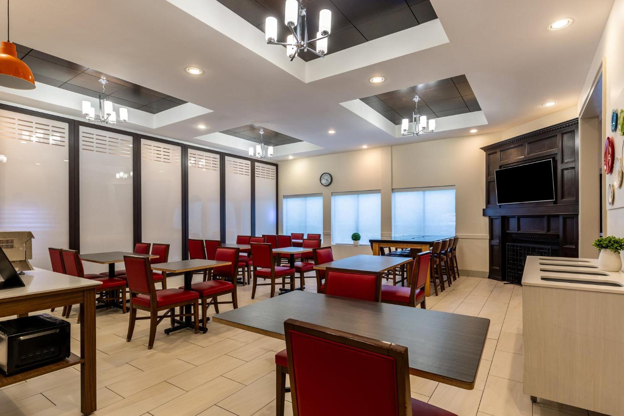 Holiday Inn Express Hotel & Suites Newton Sparta By Ihg Buitenkant foto