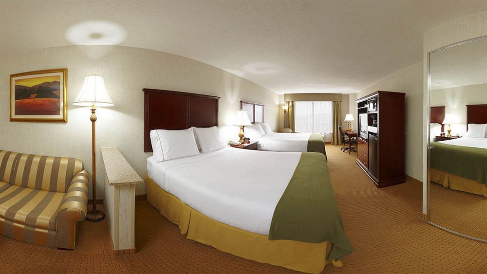 Holiday Inn Express Hotel & Suites Newton Sparta By Ihg Buitenkant foto